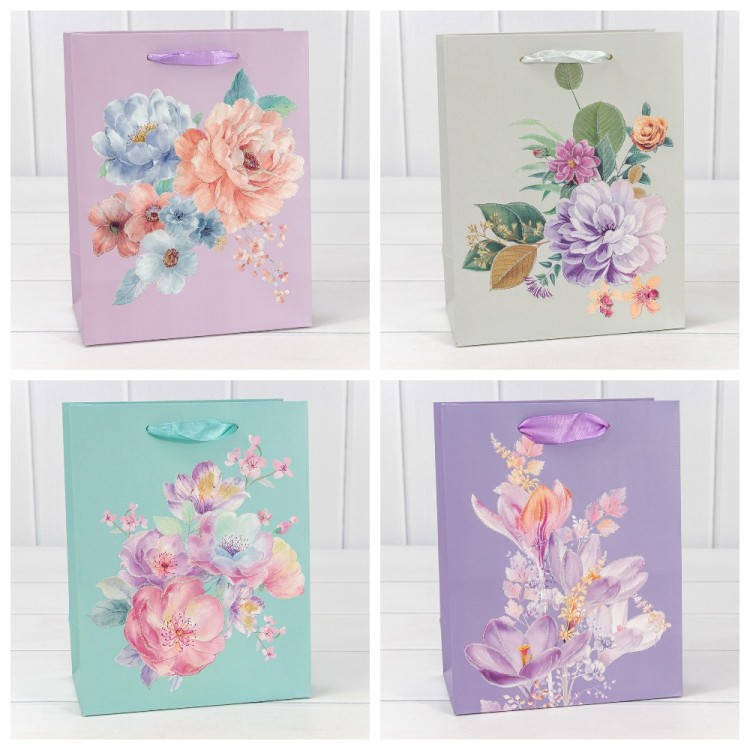 Пакет подарочный с блёстками "Цветы акварель" (микс) 18*23*10 210г 1/20 1/360 Арт: 000197E