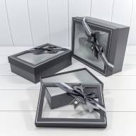 Коробки Прямоугольные Набор 1/3 33,5*25*11,5 с окошком и бантом Серый 1/12 Арт: 720630/2 - Коробки Прямоугольные Набор 1/3 33,5*25*11,5 с окошком и бантом Серый 1/12 Арт: 720630/2
